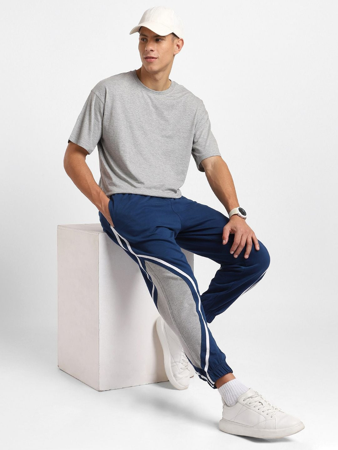 Round Neck Short Sleeves Oversized Cotton T-Shirt for Men – Soft & Breathable Streetwear | DOCACCA