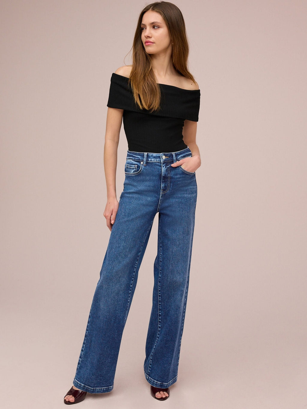 Women Dark Blue Wide Leg Jeans – Trendy High-Waist Denim for Everyday Wear in Pakistan | DOCACCA