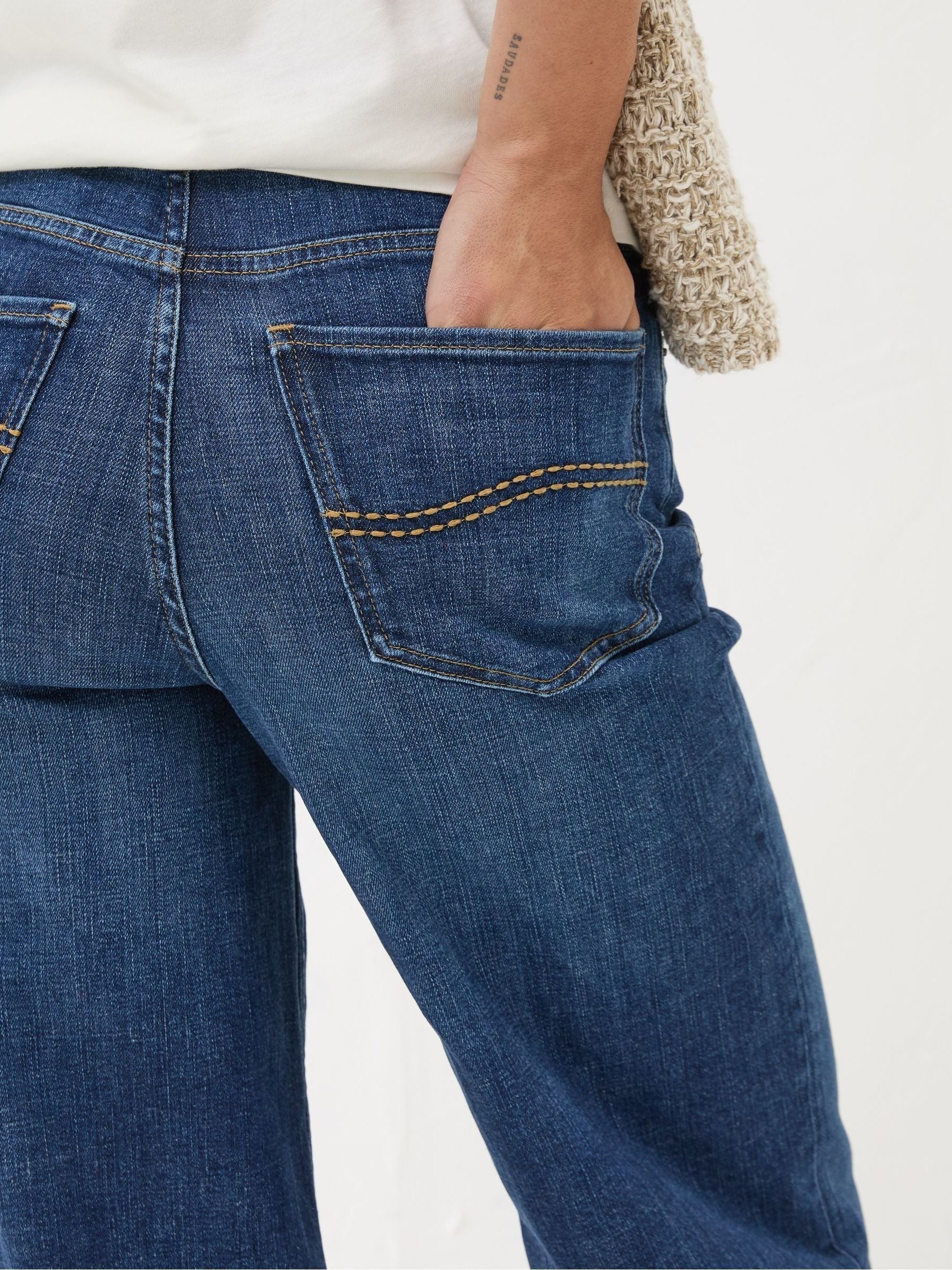 Women Fat Face Welling Blue Wide Leg Jeans – Trendy High Waist Denim for Pakistan | DOCACCA