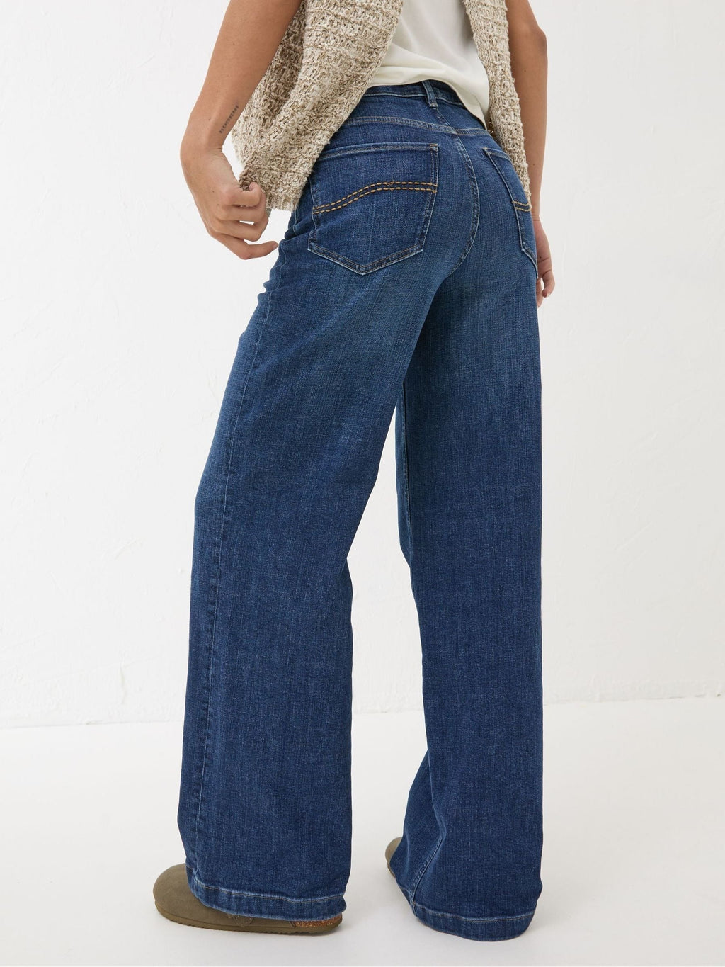 Women Fat Face Welling Blue Wide Leg Jeans – Trendy High Waist Denim for Pakistan | DOCACCA
