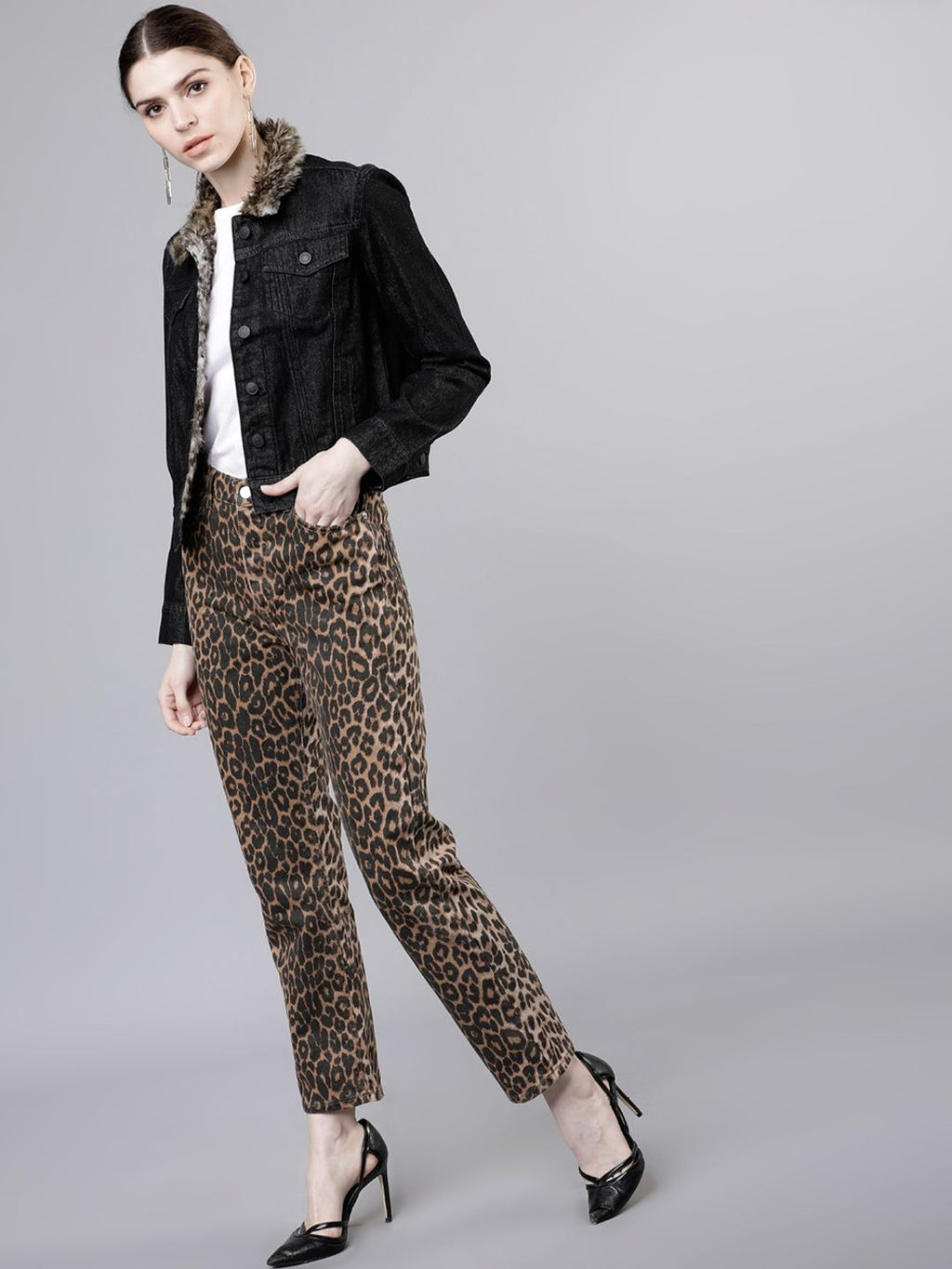 Women Black Solid Denim Jacket – Stylish Everyday Layer for Modern Pakistani Outfits | DOCACCA