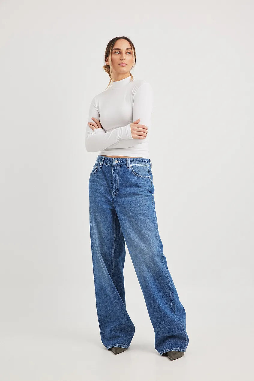 Wide Low Waist Jeans in Dark Blue - Trendy & Comfortable Denim