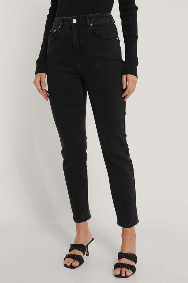 Women Lola Slim Fit Mid-Rise Clean Look Stretchable Jeans