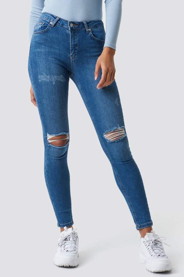 Women Skinny Fit Mid-Rise Clean Look Stretchable Jeans