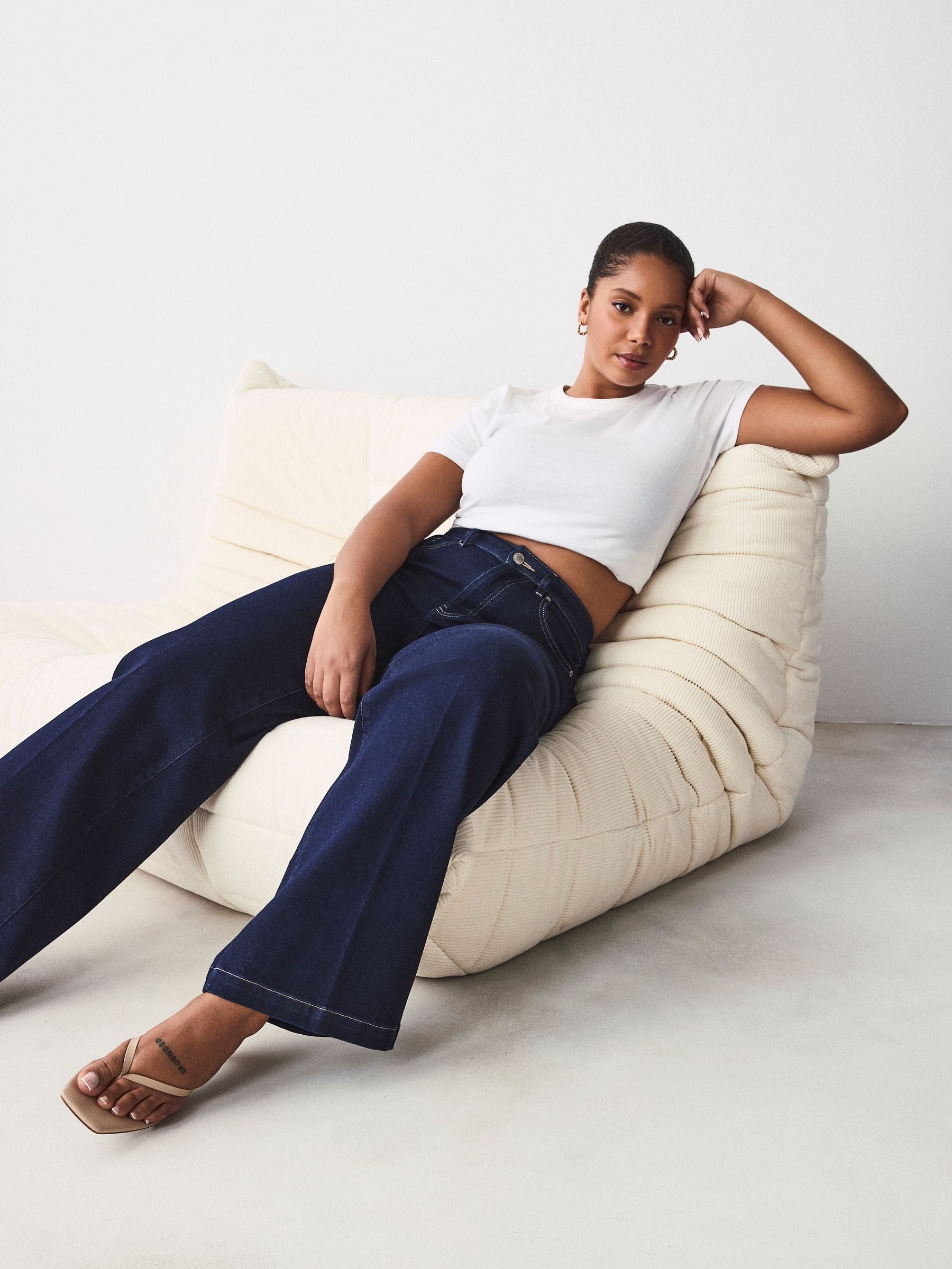 Women Rinse Hourglass Wide Leg Jeans – Trendy High-Waisted Cotton Denim for Pakistan | DOCACCA
