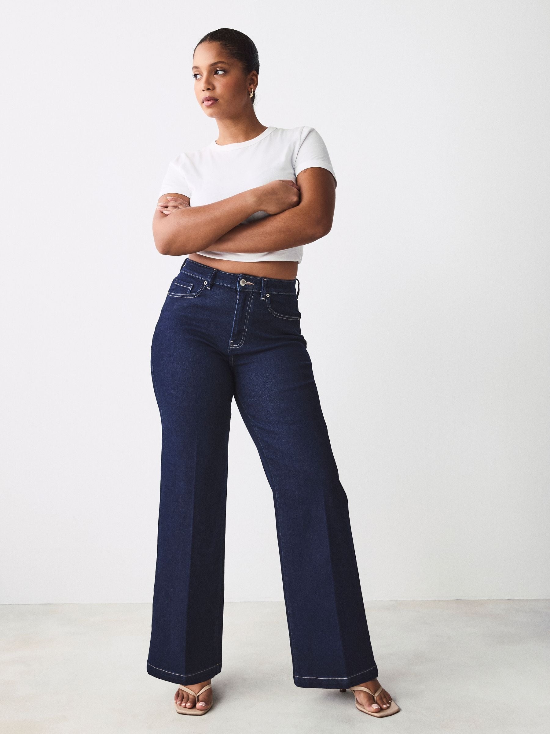 Women Rinse Hourglass Wide Leg Jeans – Trendy High-Waisted Cotton Denim for Pakistan | DOCACCA
