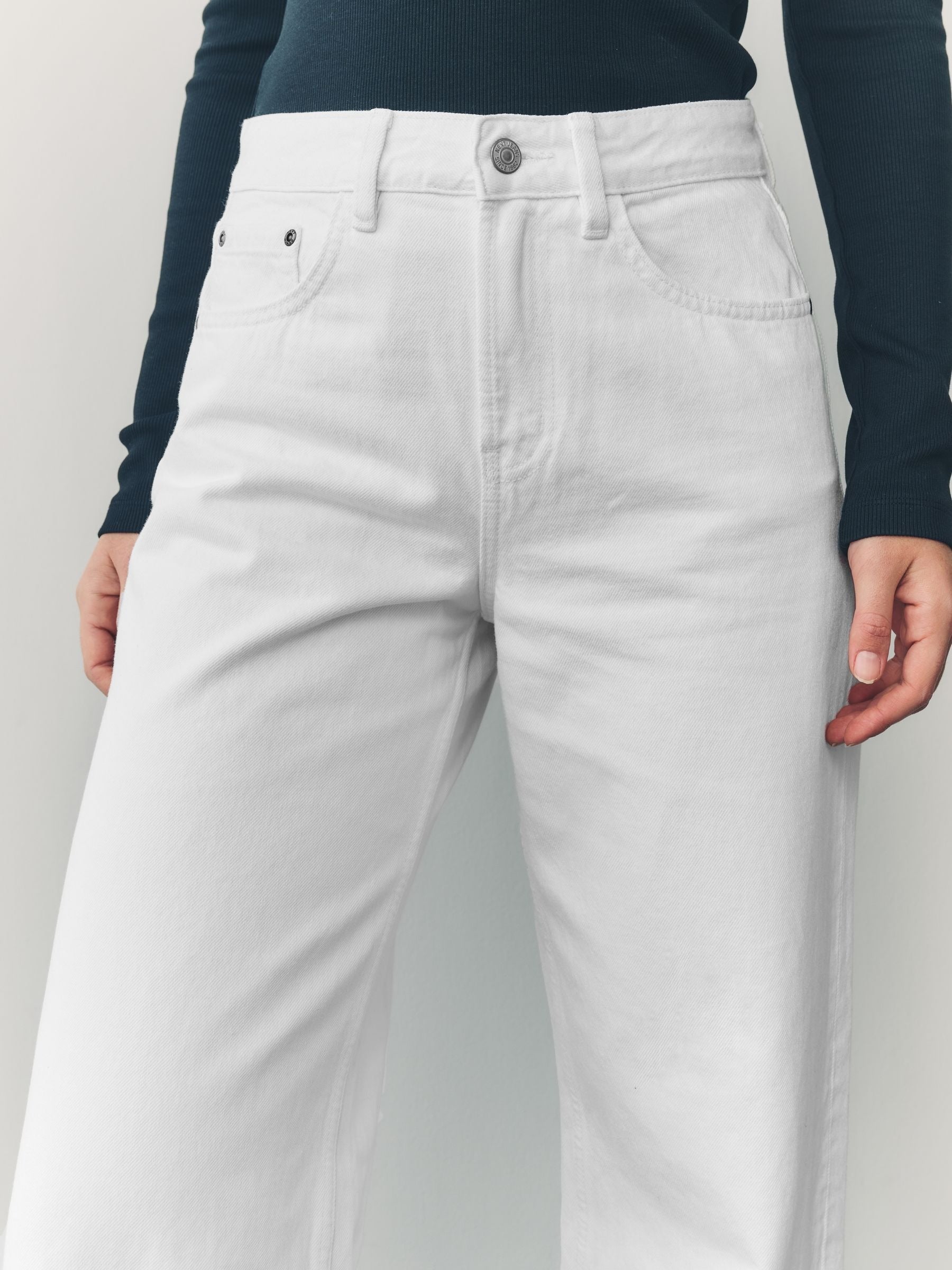 Women White Wide Leg Jeans – Elegant High Waisted Denim Pants for Stylish Outfits in Pakistan | DOCACCA