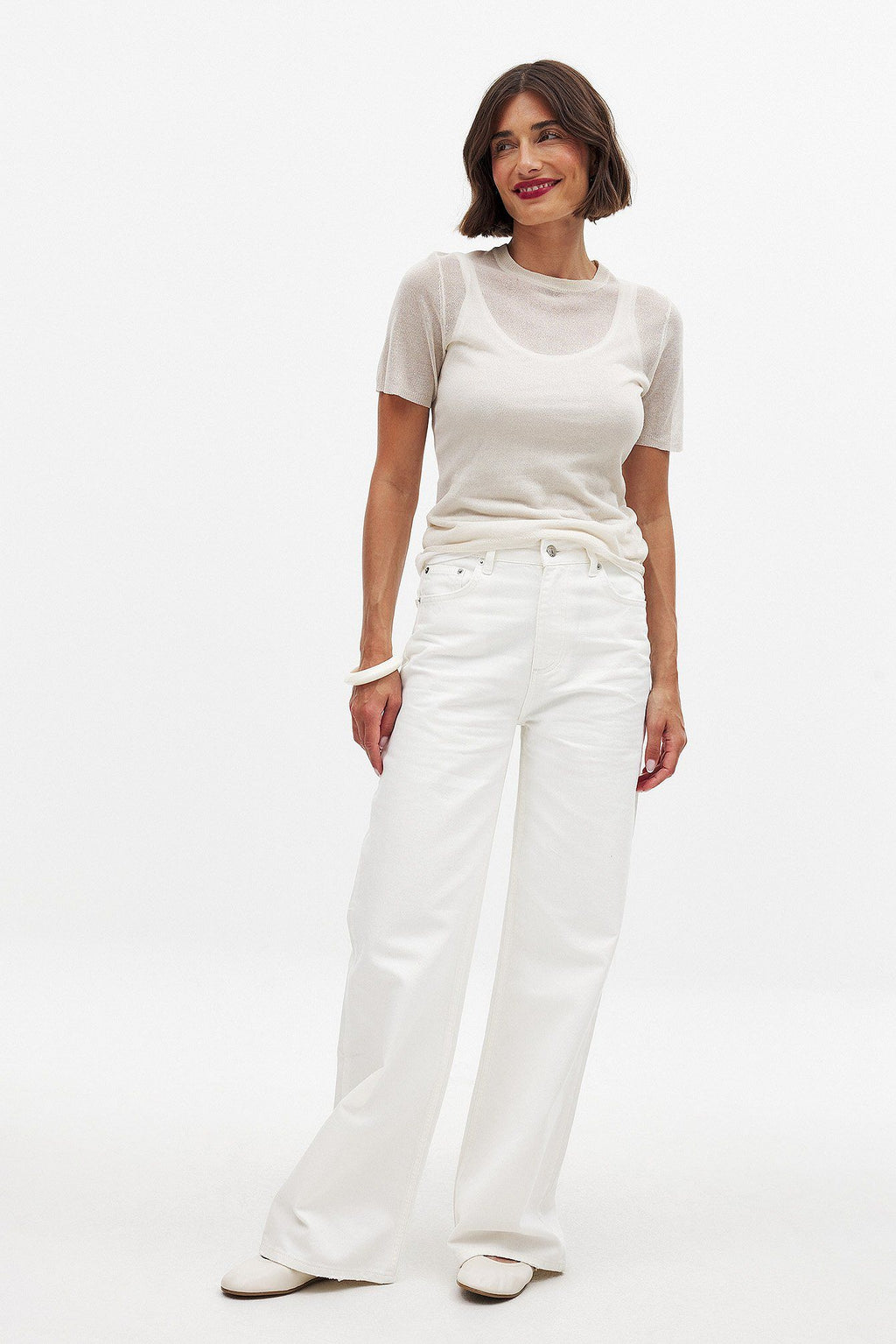 Wide High Waist Jeans for Women – Trendy, Comfortable & Flattering Fit | DOCACCA Pakistan