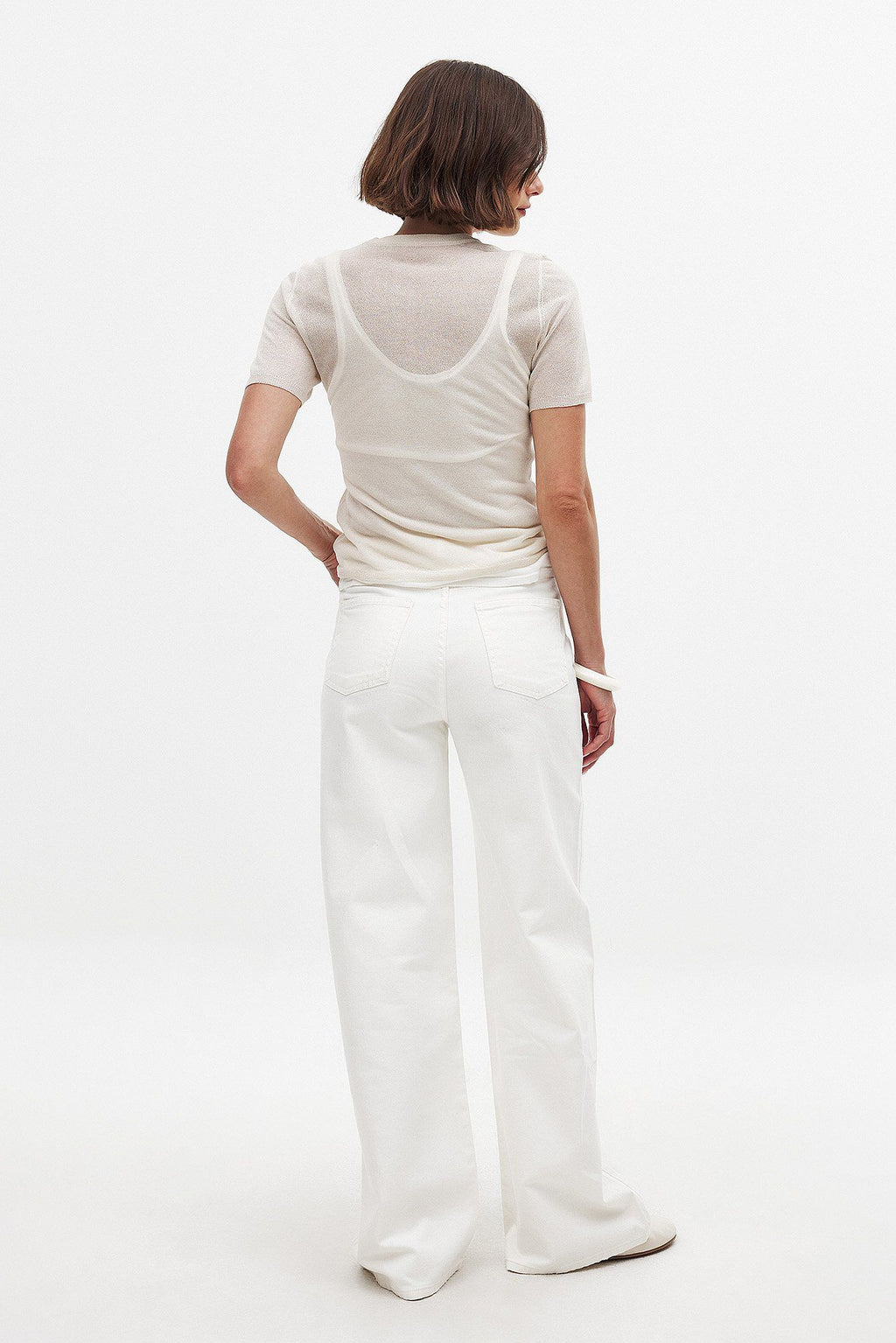 Wide High Waist Jeans for Women – Trendy, Comfortable & Flattering Fit | DOCACCA Pakistan