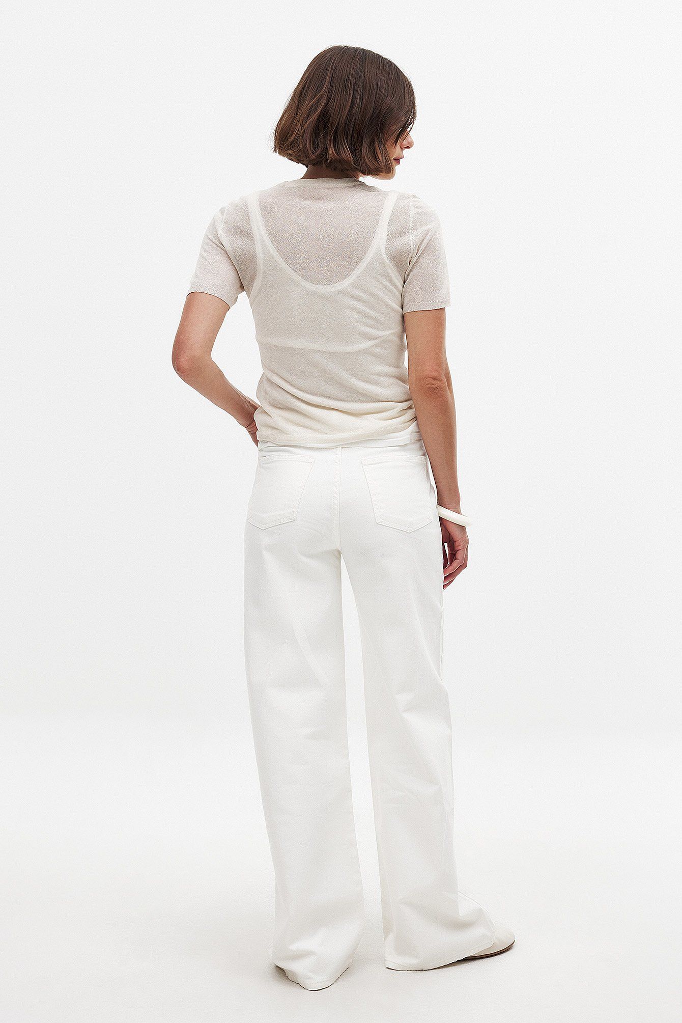 Wide High Waist Jeans for Women – Trendy, Comfortable & Flattering Fit | DOCACCA Pakistan