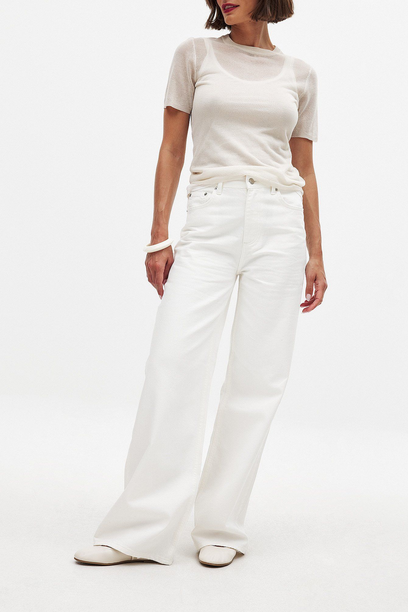 Wide High Waist Jeans for Women – Trendy, Comfortable & Flattering Fit | DOCACCA Pakistan