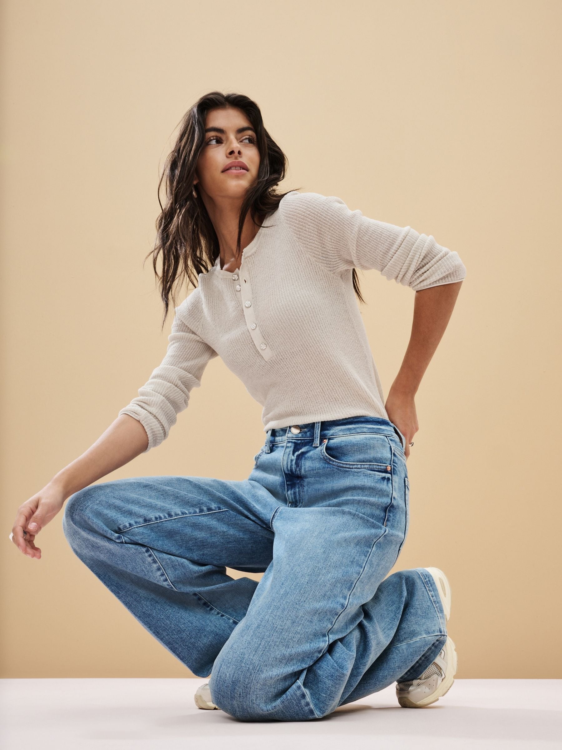 Women Mid Blue Wide Leg Jeans – Trendy High Waist Denim Pants for Women in Pakistan | DOCACCA