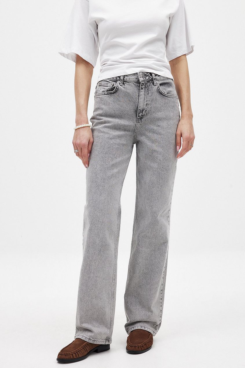 Women Straight High Waist Jeans – Classic High-Rise Straight Leg Denim for Pakistani Women | DOCACCA