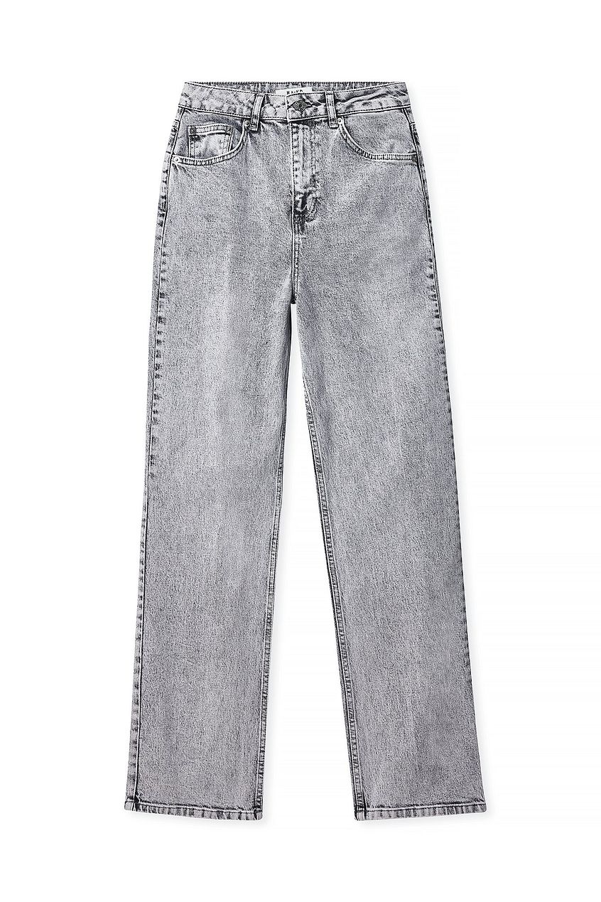 Women Straight High Waist Jeans – Classic High-Rise Straight Leg Denim for Pakistani Women | DOCACCA