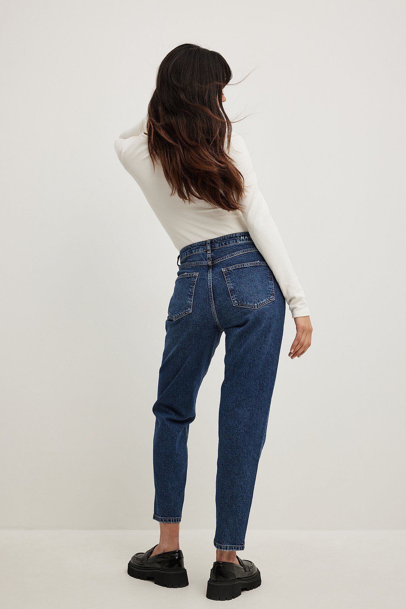 Mom High Waist Jeans for Women – Trendy Comfort Fit Denim for Everyday Pakistani Fashion | DOCACCA