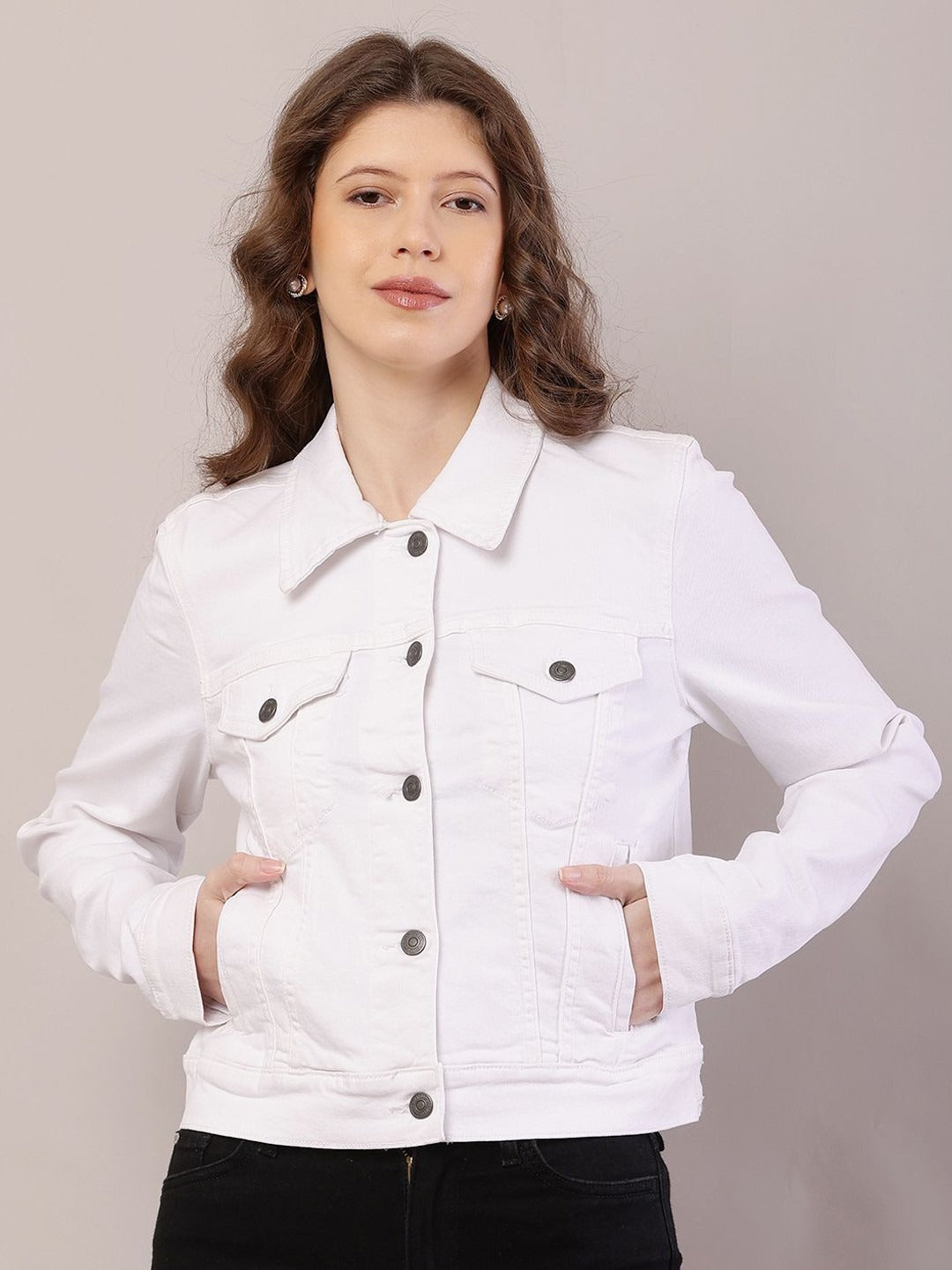 Spread Collar Cotton Crop Denim Jacket – Trendy Short-Length Outerwear for Women in Pakistan | DOCACCA