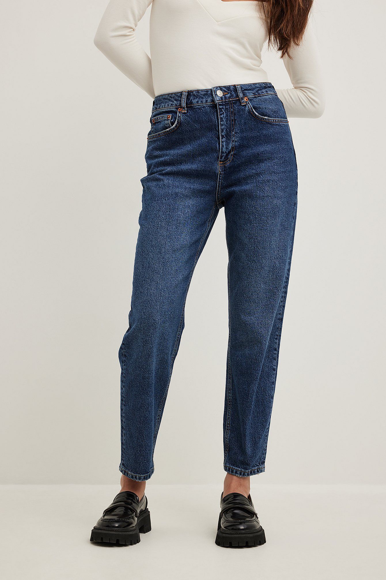 Mom High Waist Jeans for Women – Trendy Comfort Fit Denim for Everyday Pakistani Fashion | DOCACCA