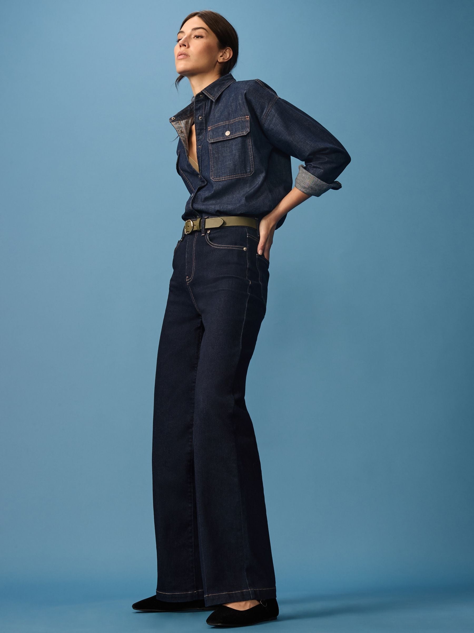 Women Rinse Blue Wide Leg Jeans – High Waist Loose Fit Denim for Everyday Wear in Pakistan | DOCACCA