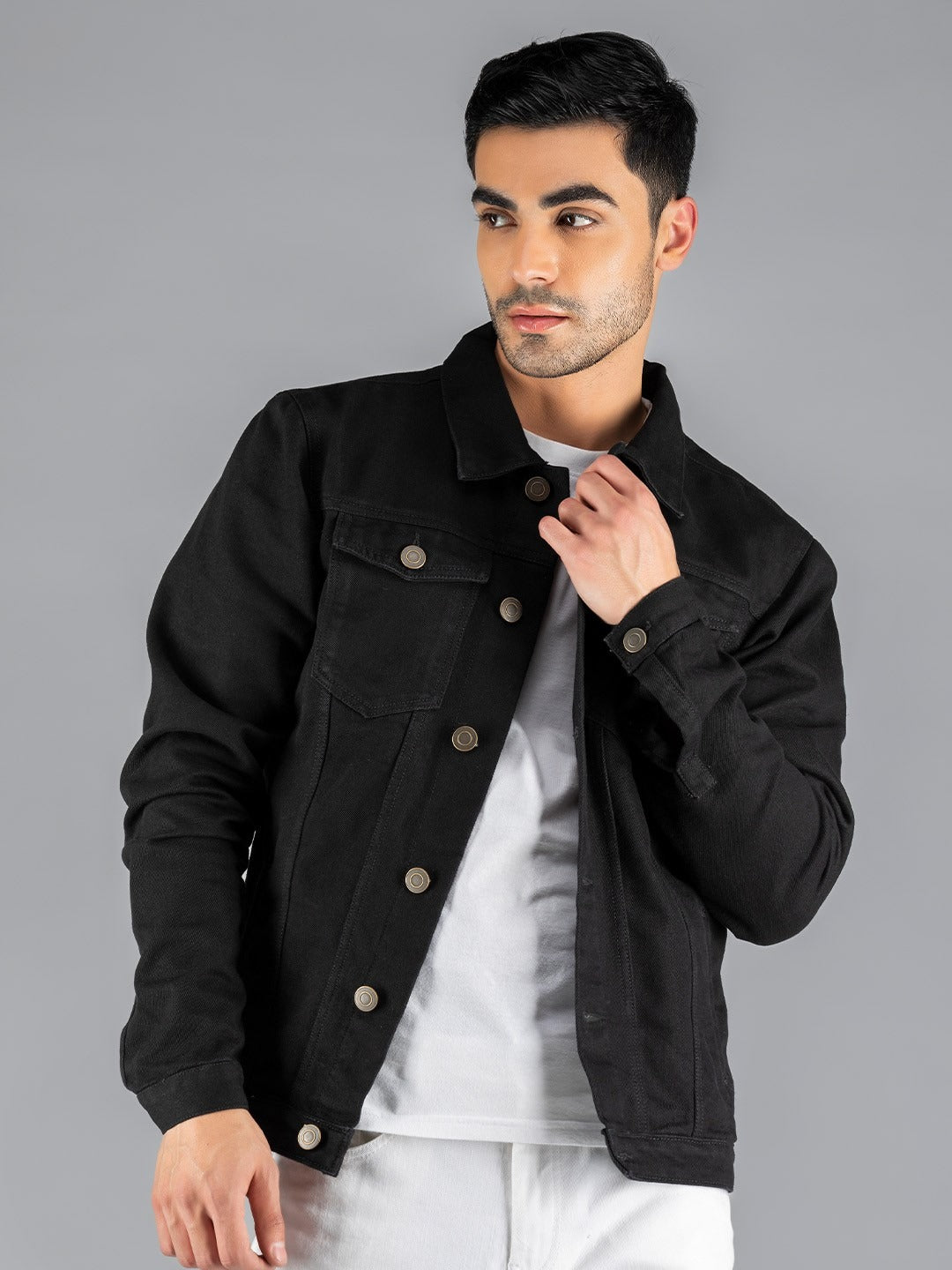 Men Black Lightweight Outdoor Denim Jacket – Stylish, All-Season Outerwear for Pakistan | DOCACCA