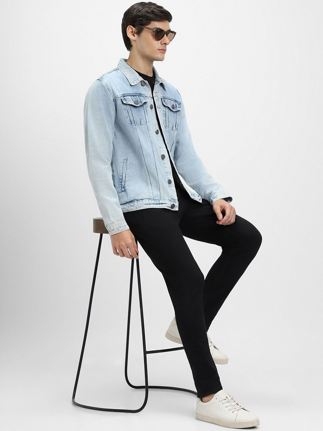 Washed Spread Collar Long Sleeves Denim Jacket for Men – Trendy, Breathable Outerwear for Pakistan | DOCACCA