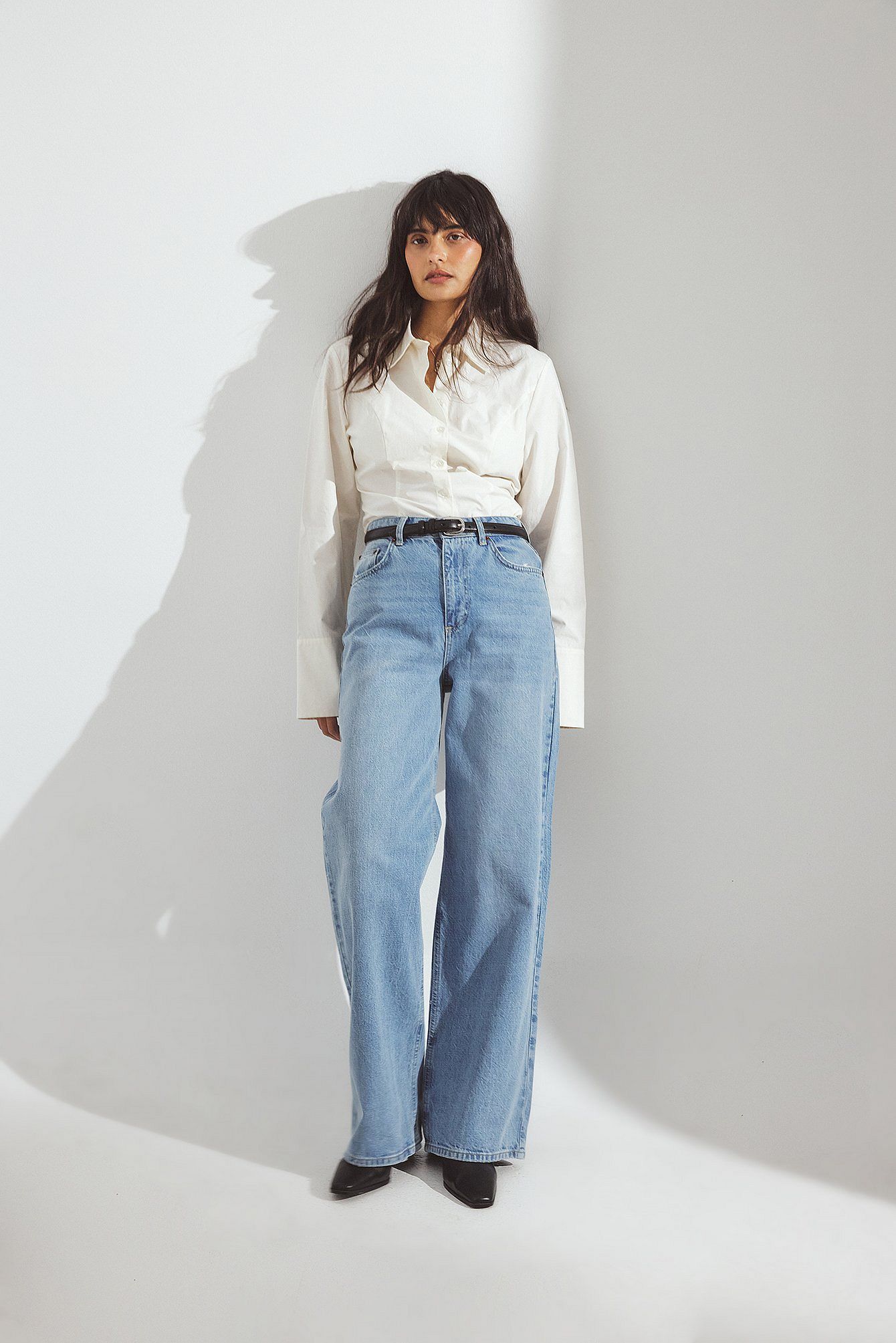 Wide High Waist Jeans for Women – Trendy, Comfortable & Flattering Fit | DOCACCA Pakistan