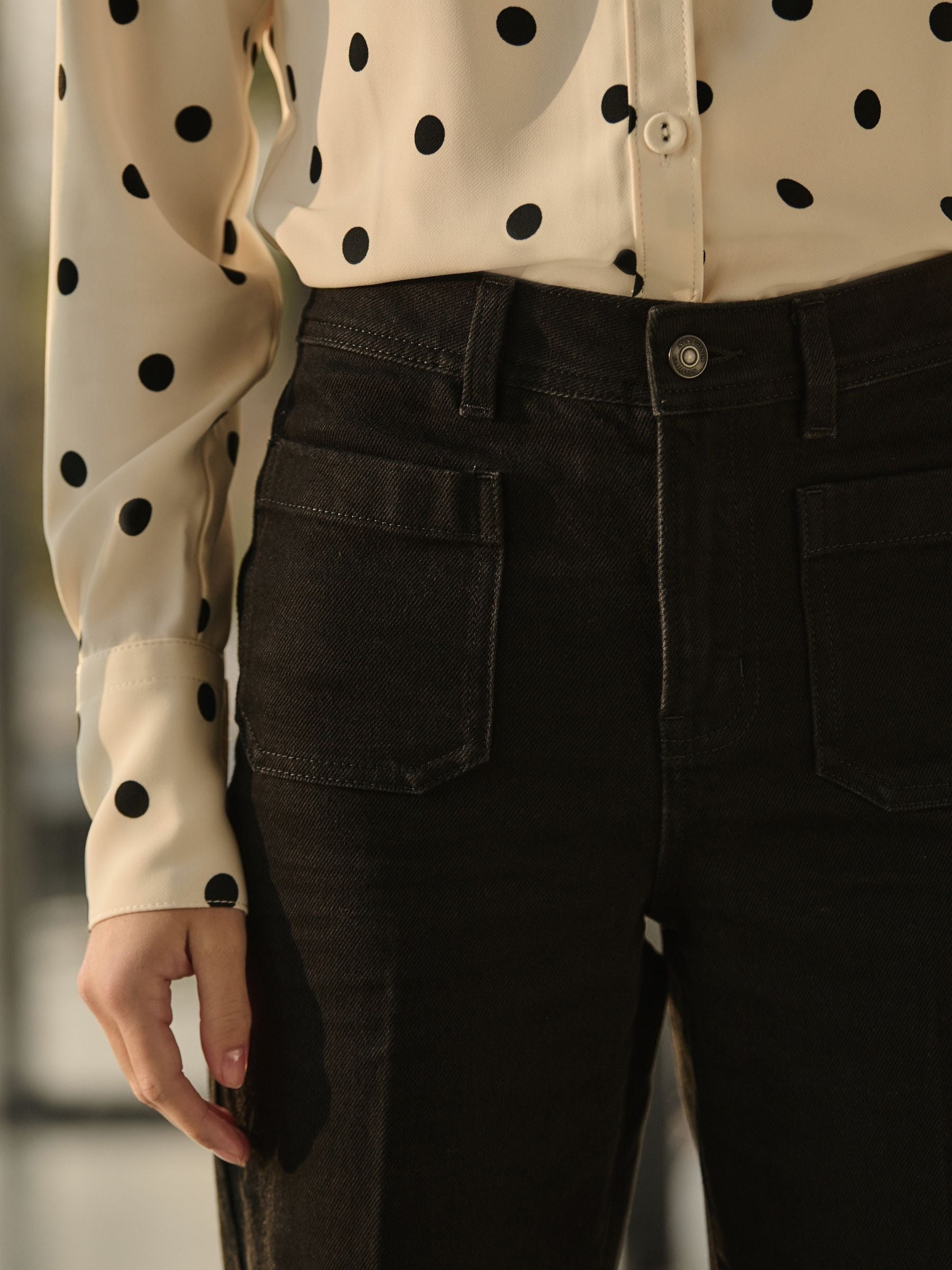 Women Black Patch Pocket Wide Leg Jeans – High Waist Loose Fit Denim Pants for Women in Pakistan | DOCACCA