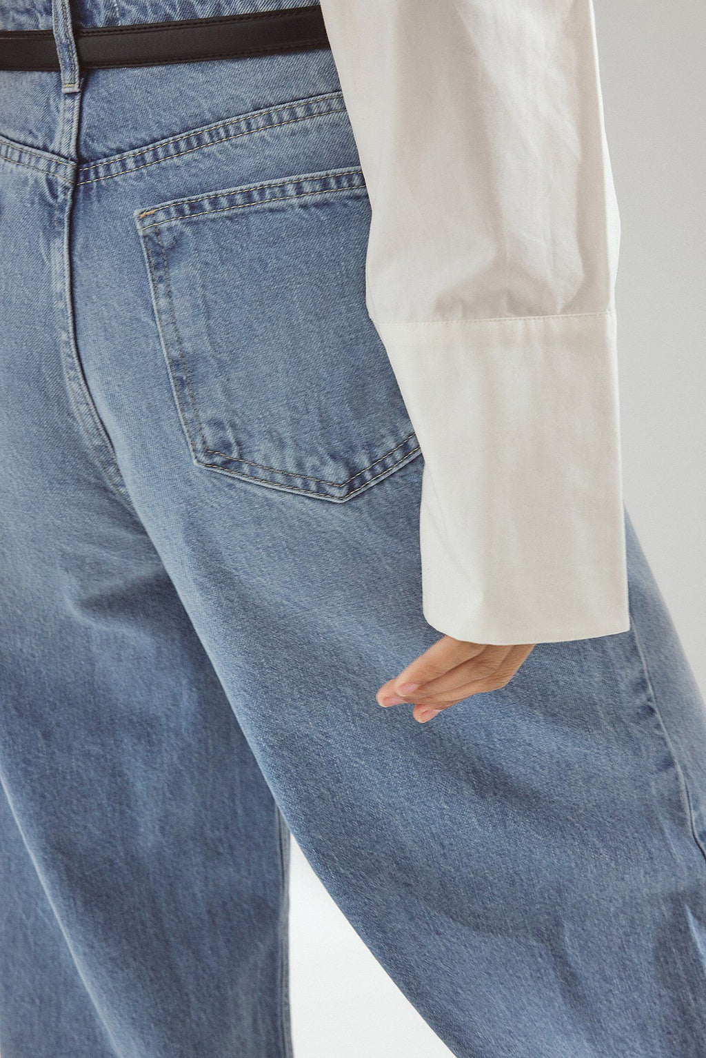 Wide High Waist Jeans for Women – Trendy, Comfortable & Flattering Fit | DOCACCA Pakistan