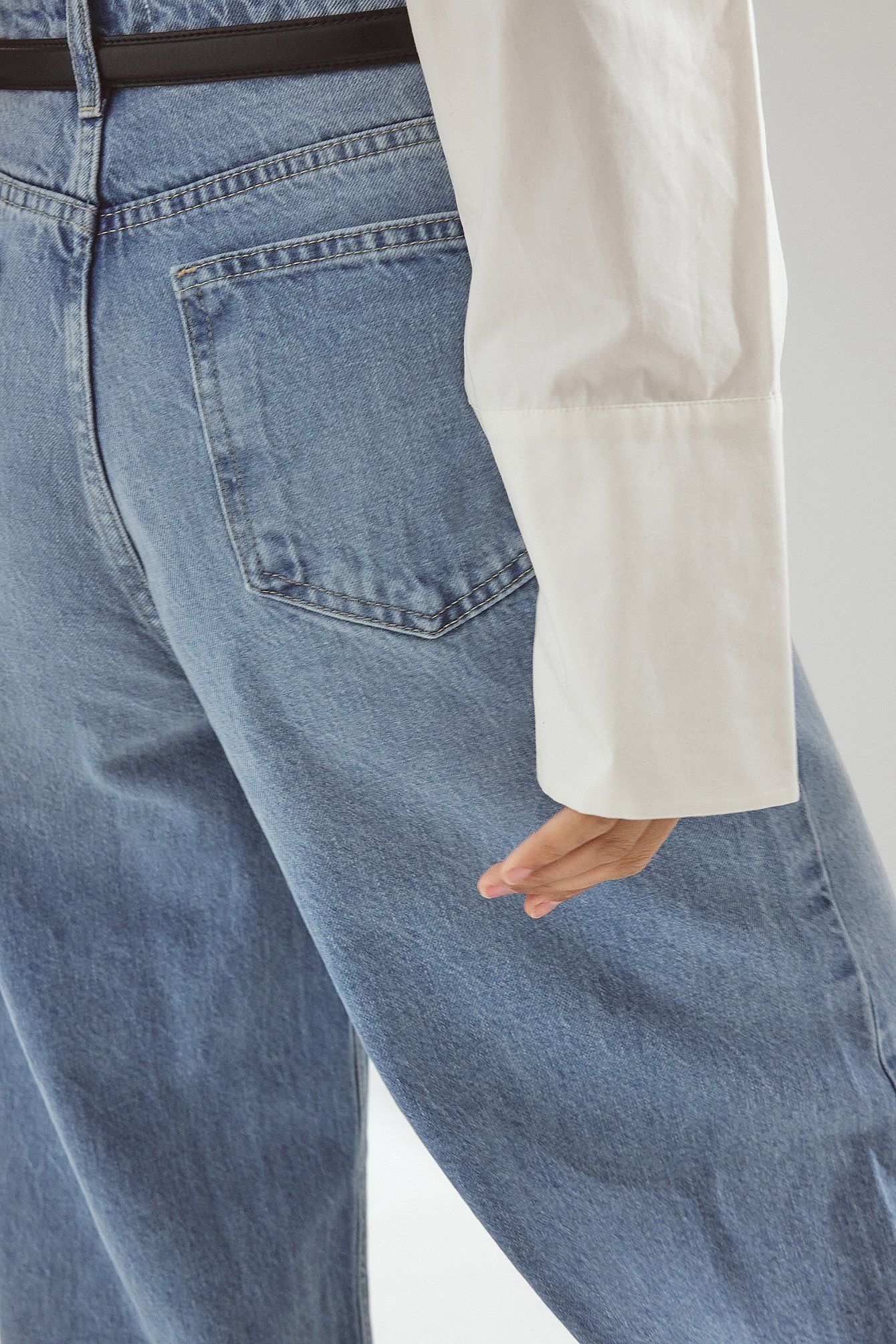 Wide High Waist Jeans for Women – Trendy, Comfortable & Flattering Fit | DOCACCA Pakistan