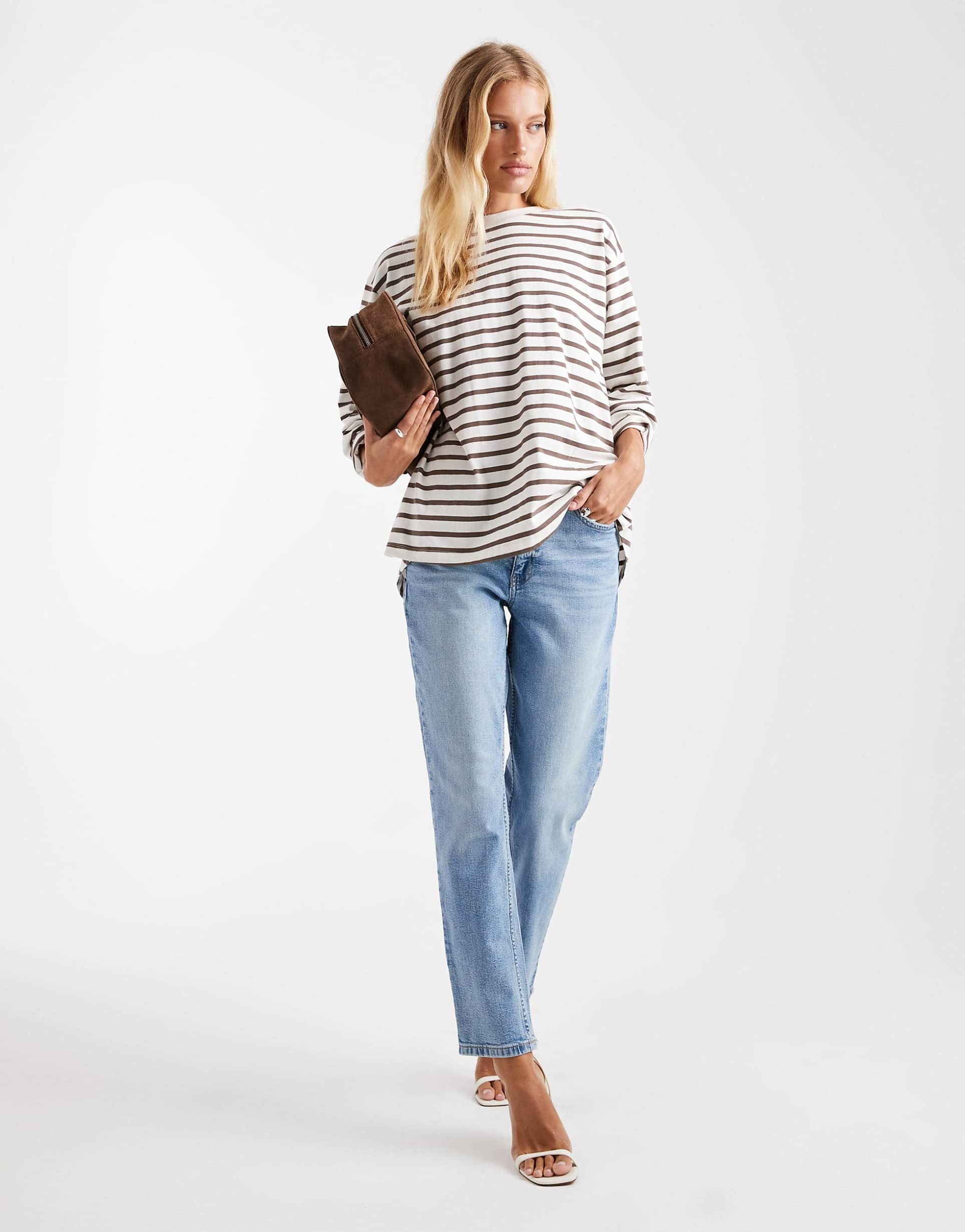 Mom Jeans in Mid Blue – High Waist Vintage Fit Denim for Women in Pakistan | DOCACCA