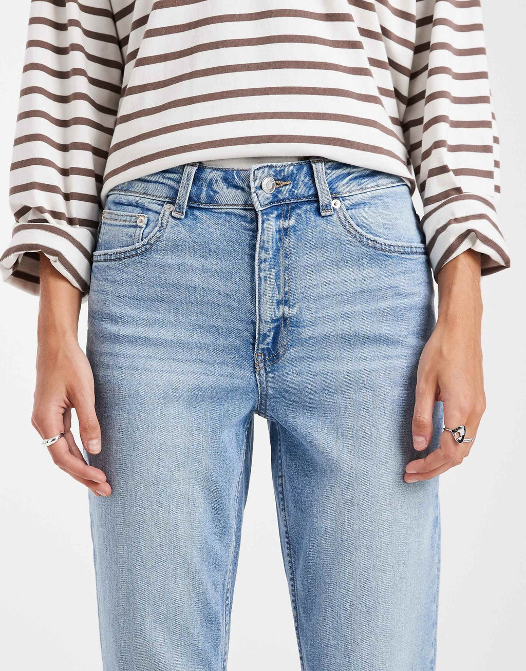 Mom Jeans in Mid Blue – High Waist Vintage Fit Denim for Women in Pakistan | DOCACCA