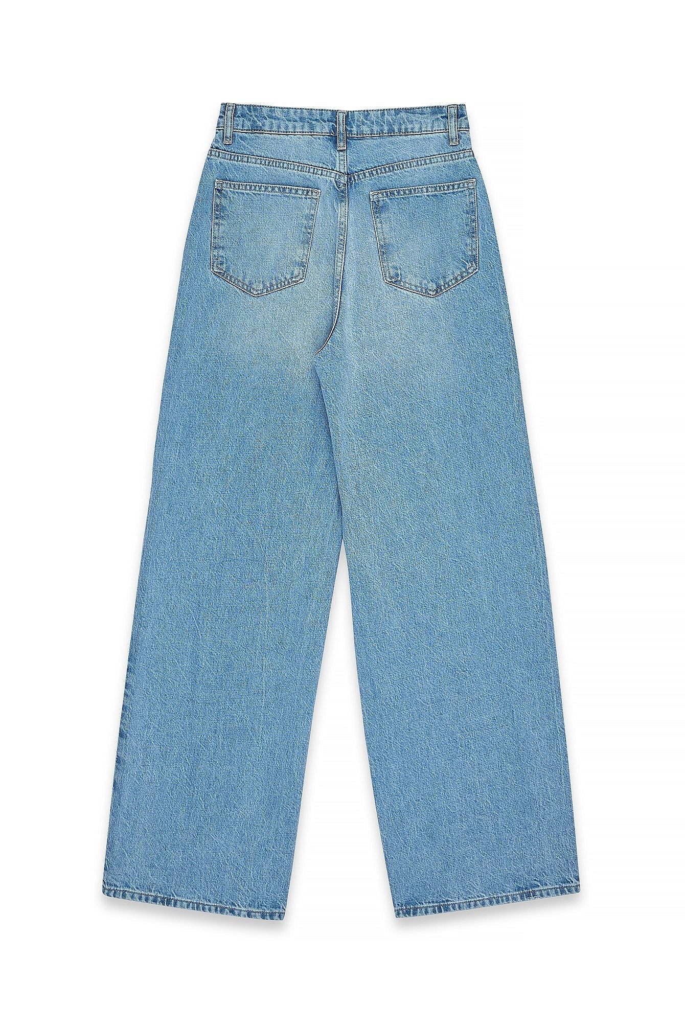 Wide High Waist Jeans for Women – Trendy, Comfortable & Flattering Fit | DOCACCA Pakistan