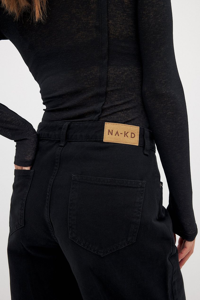 Women Wide Mid Waist Jeans – Mid-Rise Wide Leg Denim for Pakistani Women | DOCACCA