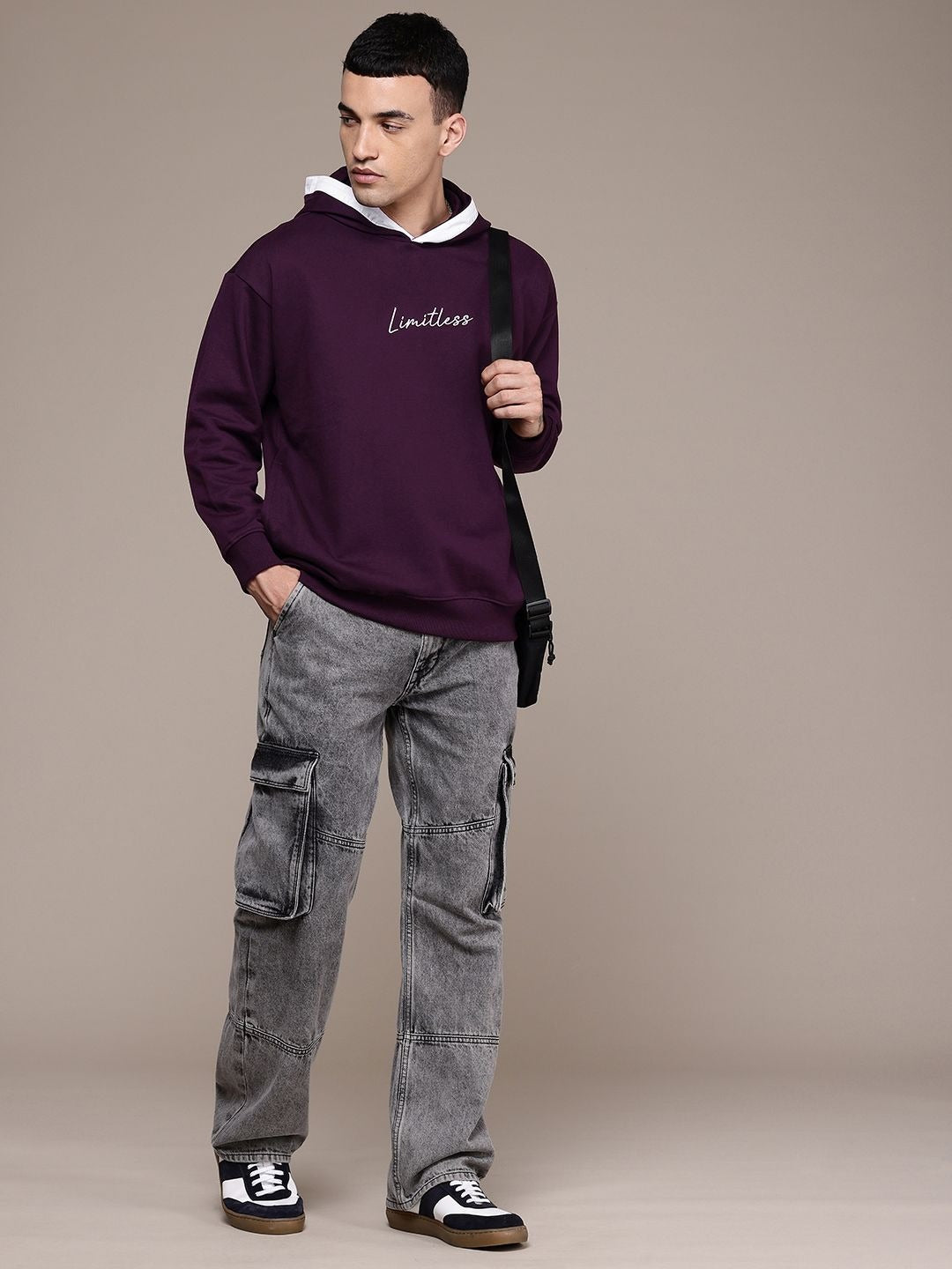 Men Embroidered Hooded Relaxed Fit Sweatshirt – Stylish Winter Hoodie in Pakistan