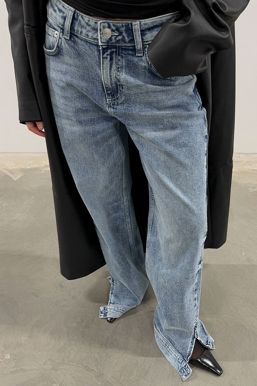Slit Detail Denim – Trendy High-Rise Jeans with Front/Side Slits for Pakistan | DOCACCA
