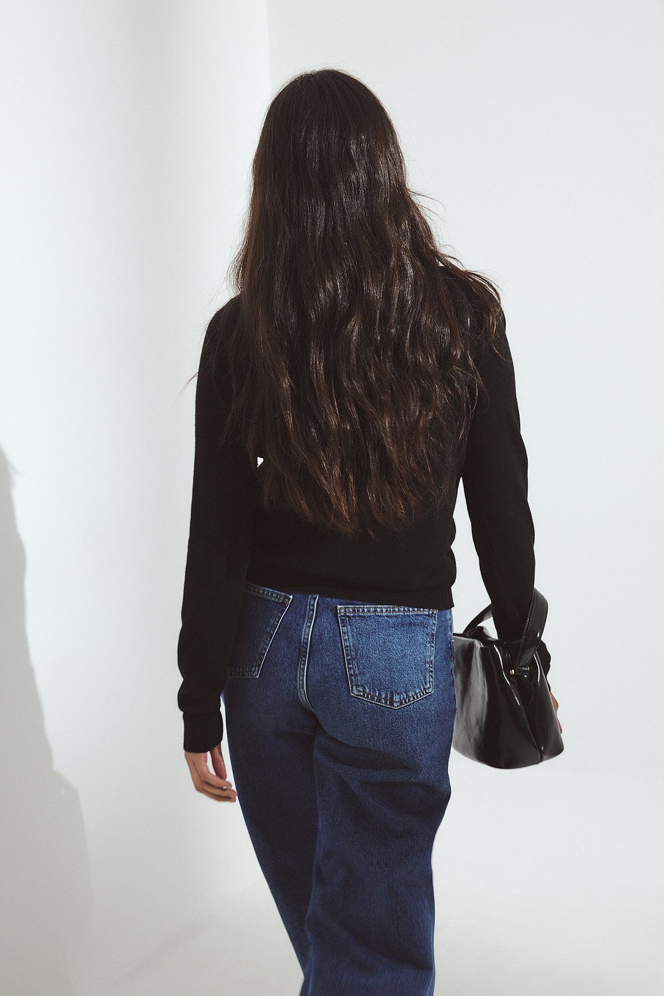 Wide High Waist Jeans for Women – Trendy, Comfortable & Flattering Fit | DOCACCA Pakistan