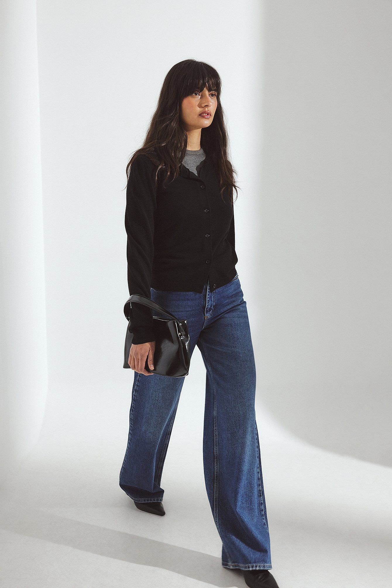 Wide High Waist Jeans for Women – Trendy, Comfortable & Flattering Fit | DOCACCA Pakistan