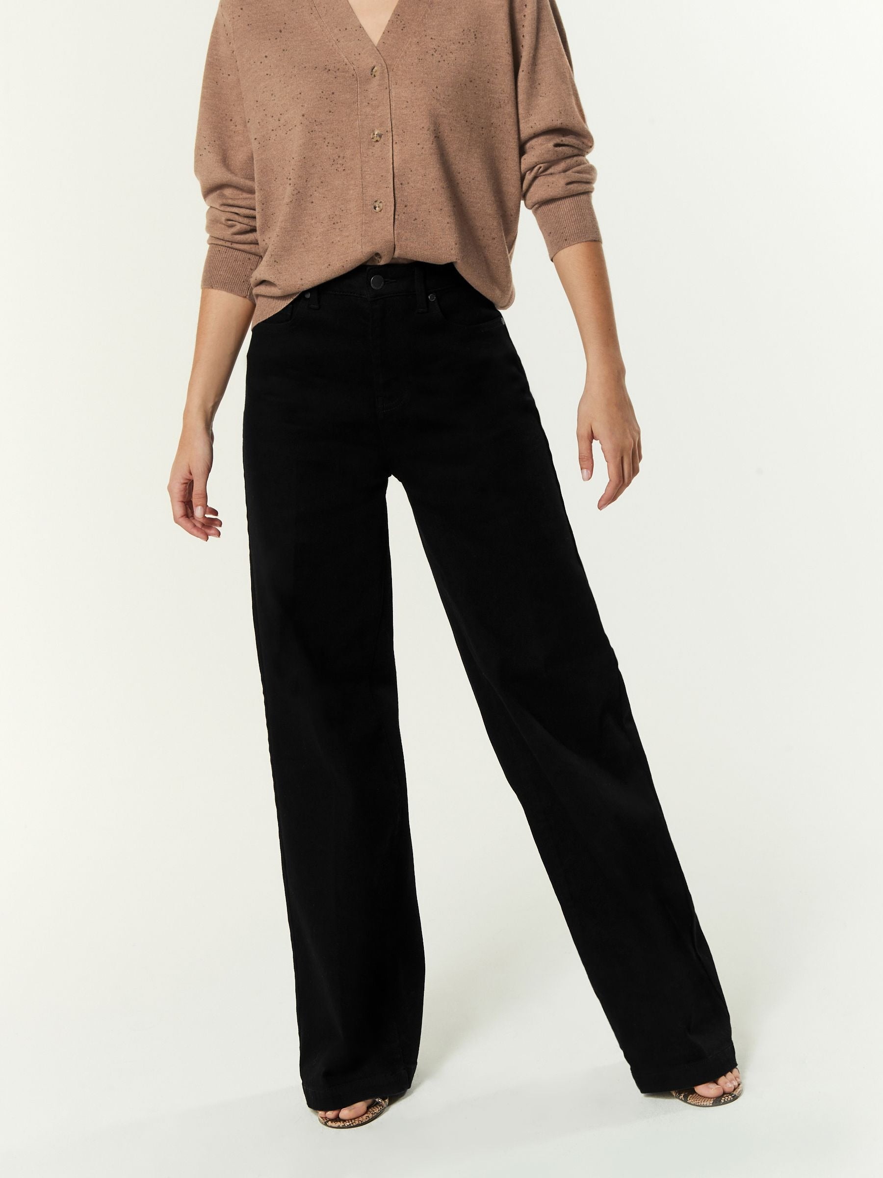 Women Black Wide Leg Jeans – High Waist Loose Fit Denim Pants for Women in Pakistan | DOCACCA
