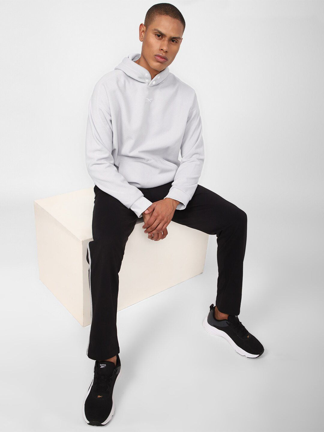 Men Hooded Sweatshirt – Stylish & Comfortable Winter Wear for Men in Pakistan | DOCACCA