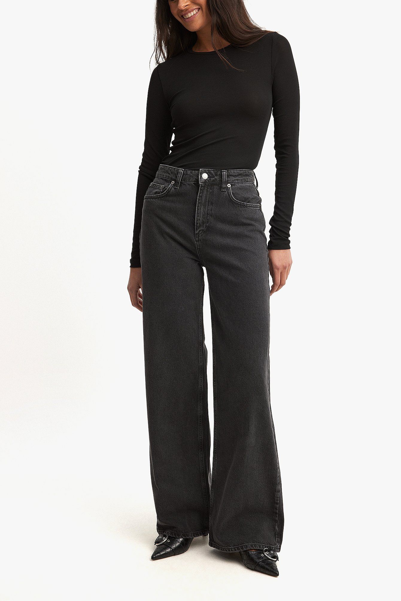 Wide High Waist Jeans for Women – Trendy, Comfortable & Flattering Fit | DOCACCA Pakistan