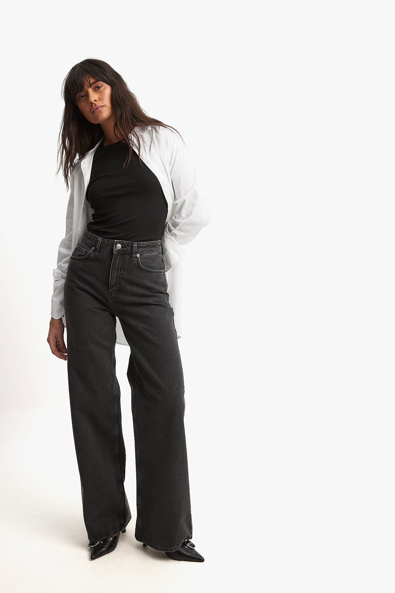 Wide High Waist Jeans for Women – Trendy, Comfortable & Flattering Fit | DOCACCA Pakistan
