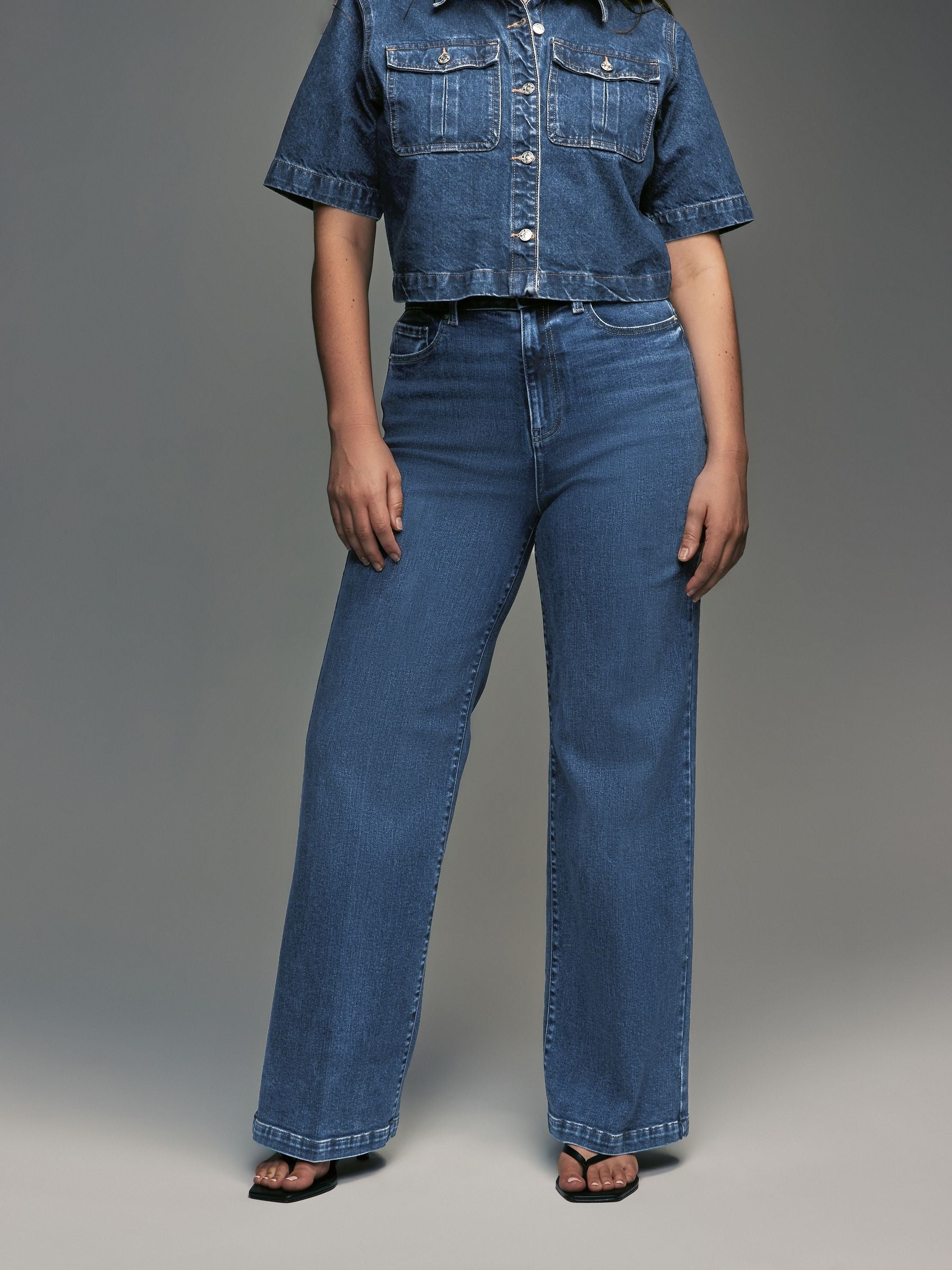 Women Dark Blue Wide Leg Hourglass Jeans – High Waist Flattering Fit Denim Pants in Pakistan | DOCACCA