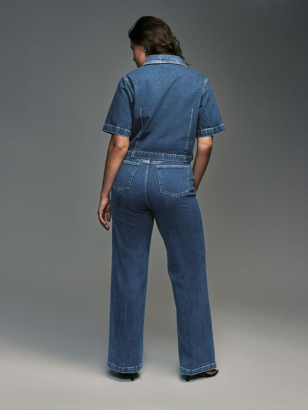 Women Dark Blue Wide Leg Hourglass Jeans – High Waist Flattering Fit Denim Pants in Pakistan | DOCACCA