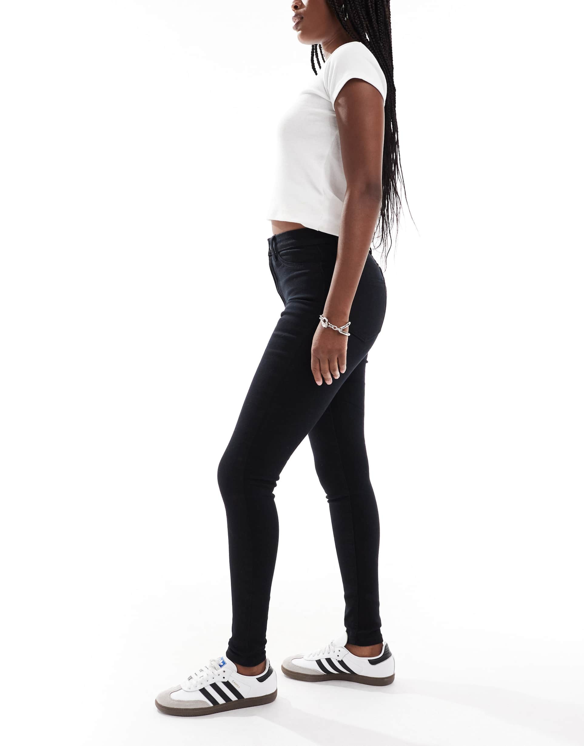 Skinny Jean in Black – Stretchable Slim Fit Denim for Men in Pakistan | DOCACCA
