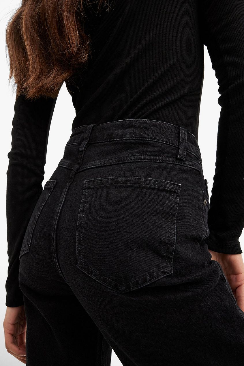 Mom High Waist Jeans for Women – Flattering High-Rise, Vintage Taper & Everyday Comfort in Pakistan | DOCACCA