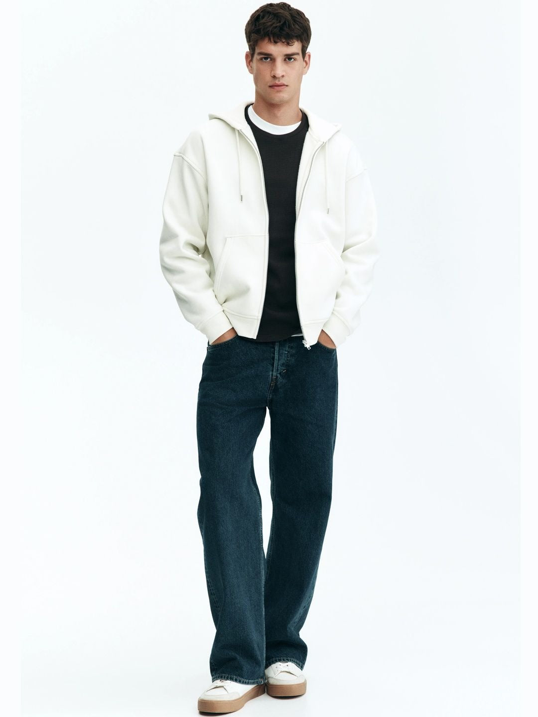 Loose Fit Zip-Through Hoodie – Men’s Zipper Hoodies in Pakistan | DOCACCA