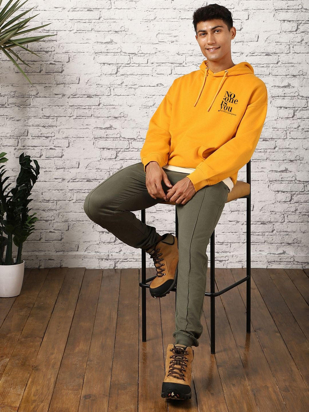 Men Hooded Sweatshirt – Comfortable Casual Winter Wear in Pakistan | DOCACCA